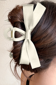 Cream Bow Hair Clip