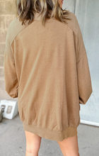 Load image into Gallery viewer, Pre-Order Light French Beige Ribbed Edge Exposed Seam Knit Cardigan with Pockets