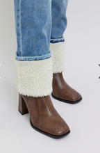 Load image into Gallery viewer, Pre-Order Shearling Cuff Straight Leg Judy Blue Jeans