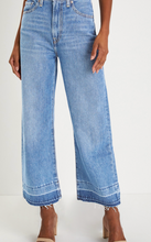 Load image into Gallery viewer, Pre-Order Raw Hem Straight Leg Loose High Waist Jeans