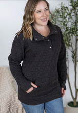 Load image into Gallery viewer, Geometric Button Snap Pullover Black
