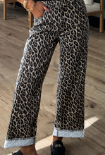 Load image into Gallery viewer, Pre-Order Leopard Straight Loose Leg Jea