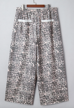 Load image into Gallery viewer, Pre-Order Khaki Plus Size Leopard Print Raw Edge Patch Pocket Drawstring Loose Pants