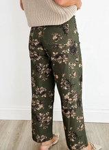 Load image into Gallery viewer, Pre-Order Green Vintage Floral Print Square Patch Pocket Raw Hem Shift Jeans