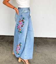 Load image into Gallery viewer, Pre-0rder Blakeley Evie Floral Embroidered Jeans