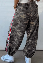 Load image into Gallery viewer, Pre-OrderGreen Camouflage Print Striped Side Panel Patchwork Drawstring Pants