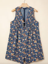 Load image into Gallery viewer, Pre-Order Blue Retro Floral Print Bow Tie V Neck Sleeveless Pleated Loose Denim Romper