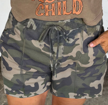 Load image into Gallery viewer, Pre-Order Green Tie Elastic Waist Pocketed Plus Size Camo Shorts