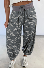 Load image into Gallery viewer, Pre-Order Multicolour Drawstring Contrast Waistband Camouflage Cargo Barrel Pants