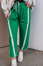 Load image into Gallery viewer, Pre-Order Green Contrast Striped Smocked Waist Drawstring Cropped Casual Pants