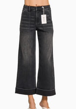 Load image into Gallery viewer, Pre-Order Washed Utility Pocket Cropped Denim