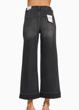 Load image into Gallery viewer, Pre-Order Washed Utility Pocket Cropped Denim