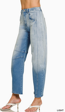 Load image into Gallery viewer, Pre-Order Barrel-leg Cropped Center Seam Denim Pants