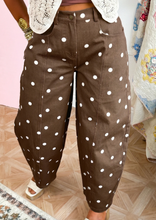 Load image into Gallery viewer, Pre-Order Brown Tailored Seam Polka Dot Print Barrel Casual Jeans