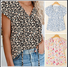 Load image into Gallery viewer, Pre-Order Short Sleeve Fashion Print Fantasy Fluttering Blouse