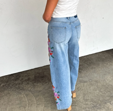 Load image into Gallery viewer, Pre-0rder Blakeley Evie Floral Embroidered Jeans