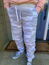 Load image into Gallery viewer, Grey Camo Joggers