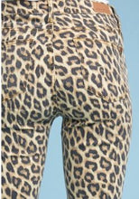 Load image into Gallery viewer, Leopard Skinny Jeans