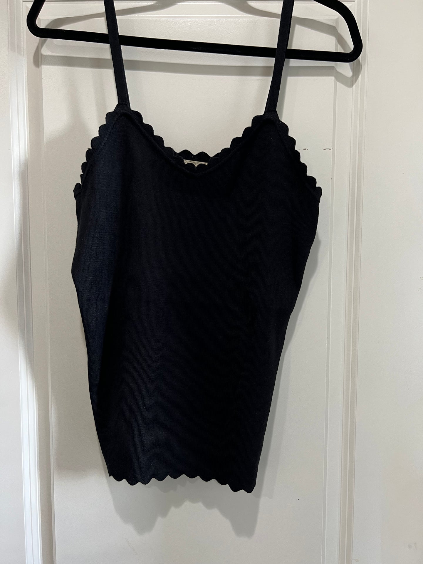 Black Scallop Edge Knit Tank