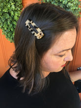 Load image into Gallery viewer, Black &amp; Cream Rectangle Hair Clip
