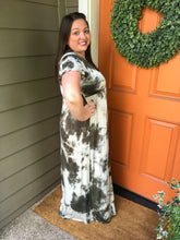 Load image into Gallery viewer, Green Tie Dyed Maxi Dress