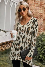 Load image into Gallery viewer, V-Neck Leopard Knit Tunic