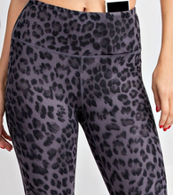 Load image into Gallery viewer, Black Leopard Full Length Work Out Pants