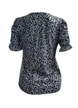 Load image into Gallery viewer, Pre-Order Leopard Puff Sleeve Top