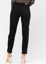 Load image into Gallery viewer, Judy Blue Black Mid Rise Slim Fit Jeans