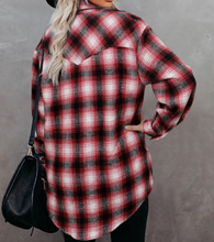 Load image into Gallery viewer, Buttons Pocketed Plaid Shacket