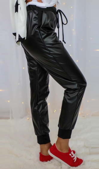 Zara womens sweatpants size small black Great - Depop