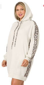 Pre-Order Plus Size Leopard Side Panel Sweatshirt