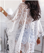 Load image into Gallery viewer, Pre-Order White Contrast V Neckline Crochet Beach Cover up