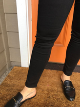 Load image into Gallery viewer, Black Judy Blue Mid-Rise Skinny Jean
