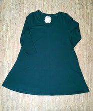 Load image into Gallery viewer, Hunter Green 3/4 Sleeve V-Neck Tunic